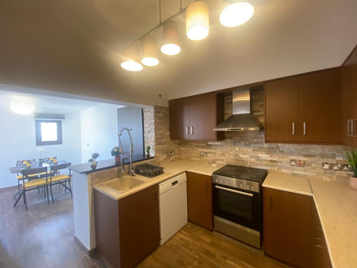 Philip Spacious Apartment Limassol Luaran gambar